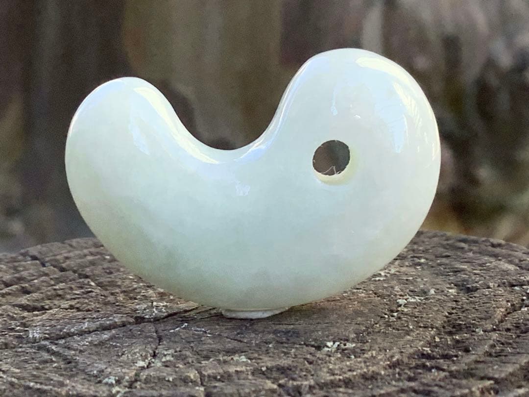 ✳癒やされる守護石の御守りです　糸魚川翡翠ジェダイト勾玉　外部鑑定の機械鑑別書付