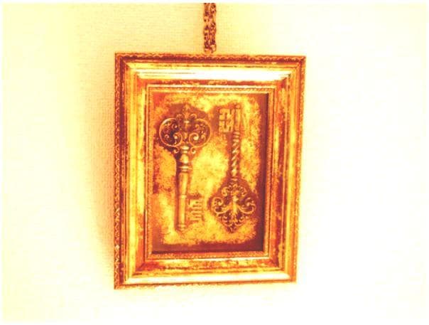 英国調　鍵型立体絵画　壁掛け　高級レリーフ　アンティーク調　ロココ調