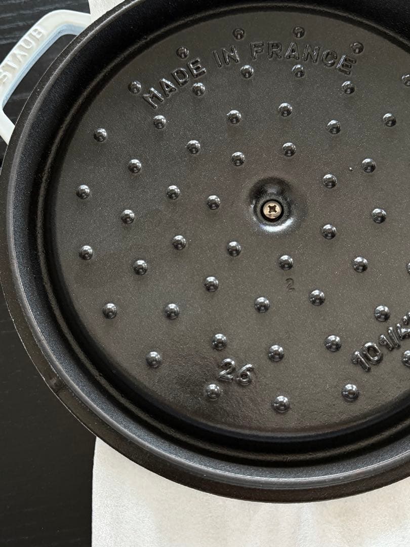 ストウブ　26cm フィッシュノブ付き　シャロー　ピュアホワイト　箱無し