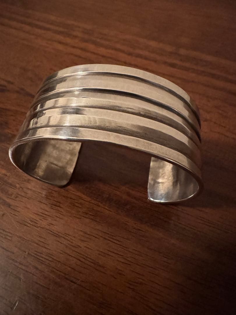 ブラックフット族 James Faks チェイシング バングル