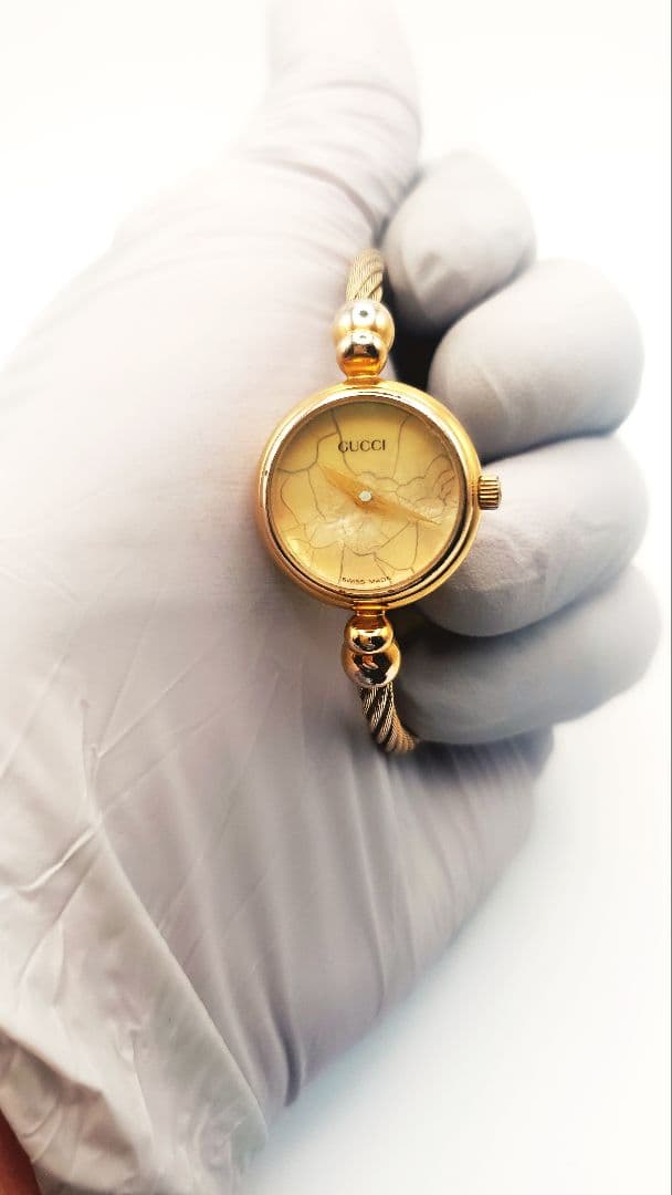 週末限定【稼働品】箱付き。グッチ　GUCCI 2700.2.L