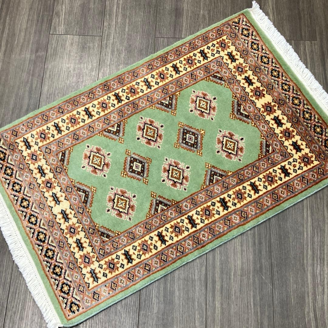 99x65cmパキスタン手織り絨毯ライトグリーンの色合い玄関マット