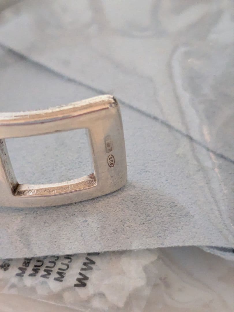 GUCCI　シルバー　スクエア　バングル