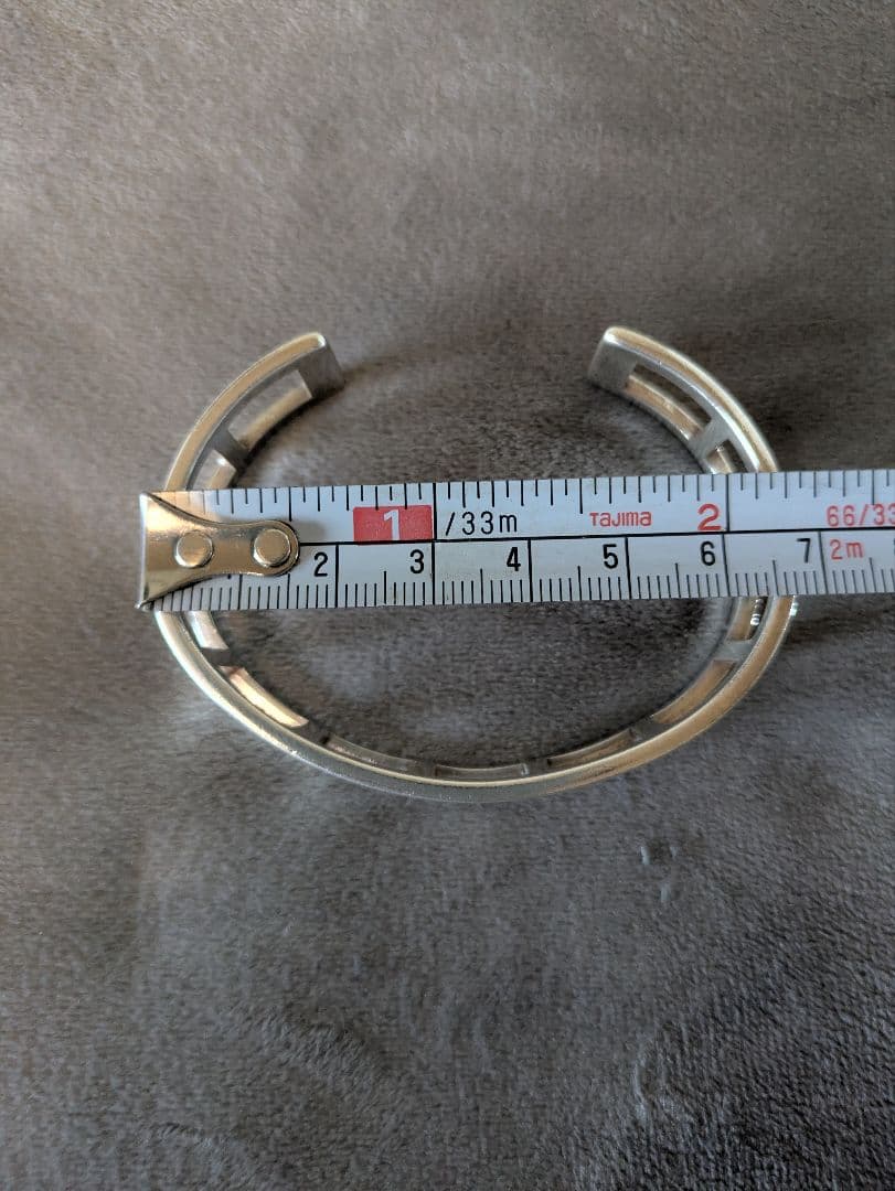 GUCCI　シルバー　スクエア　バングル