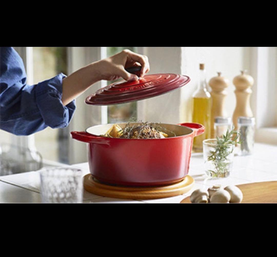 ルクルーゼ ココットロンド 24cm シルバーツマミ　両手鍋　ホーロー　鋳物