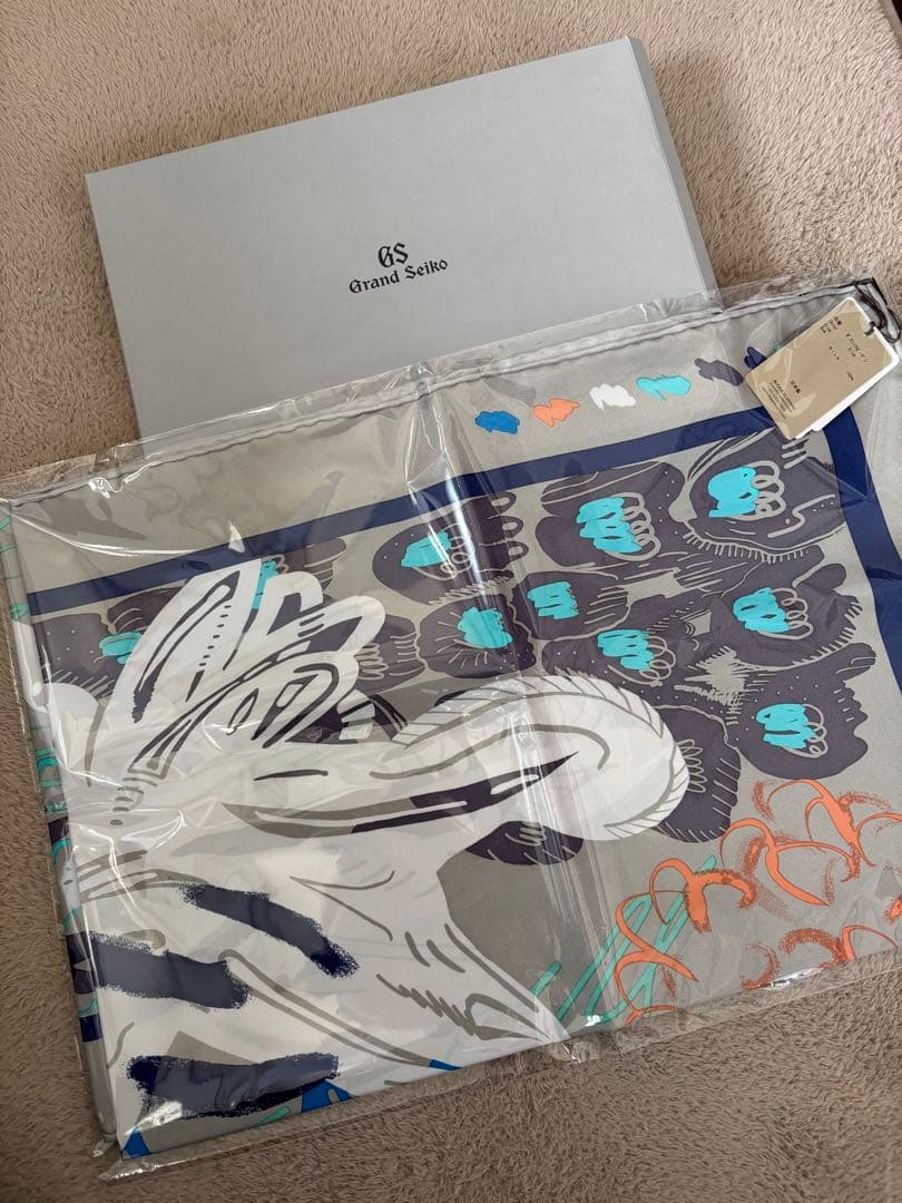 マニプリ　シルクスカーフ　ボタニックガーデン 限定カラーリング　新品未使用