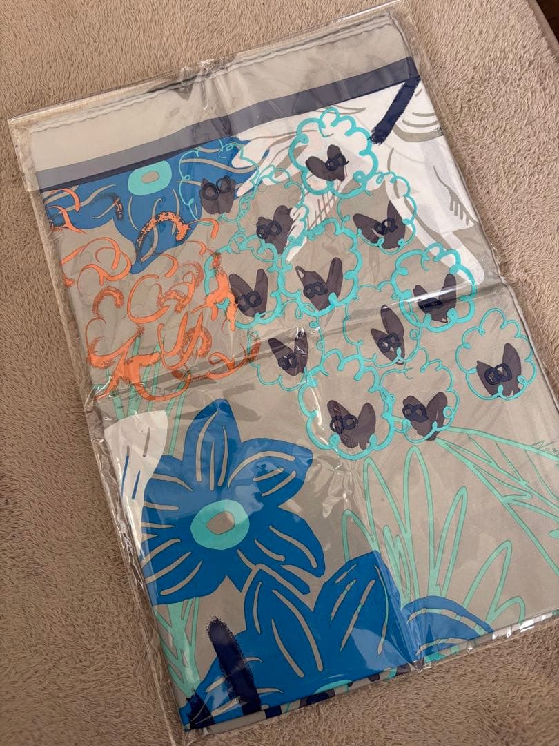 マニプリ　シルクスカーフ　ボタニックガーデン 限定カラーリング　新品未使用