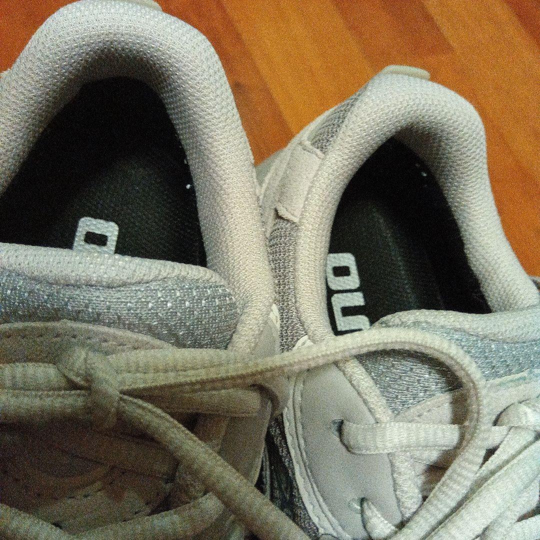 ミズノ　ゴアテックス　スニーカー