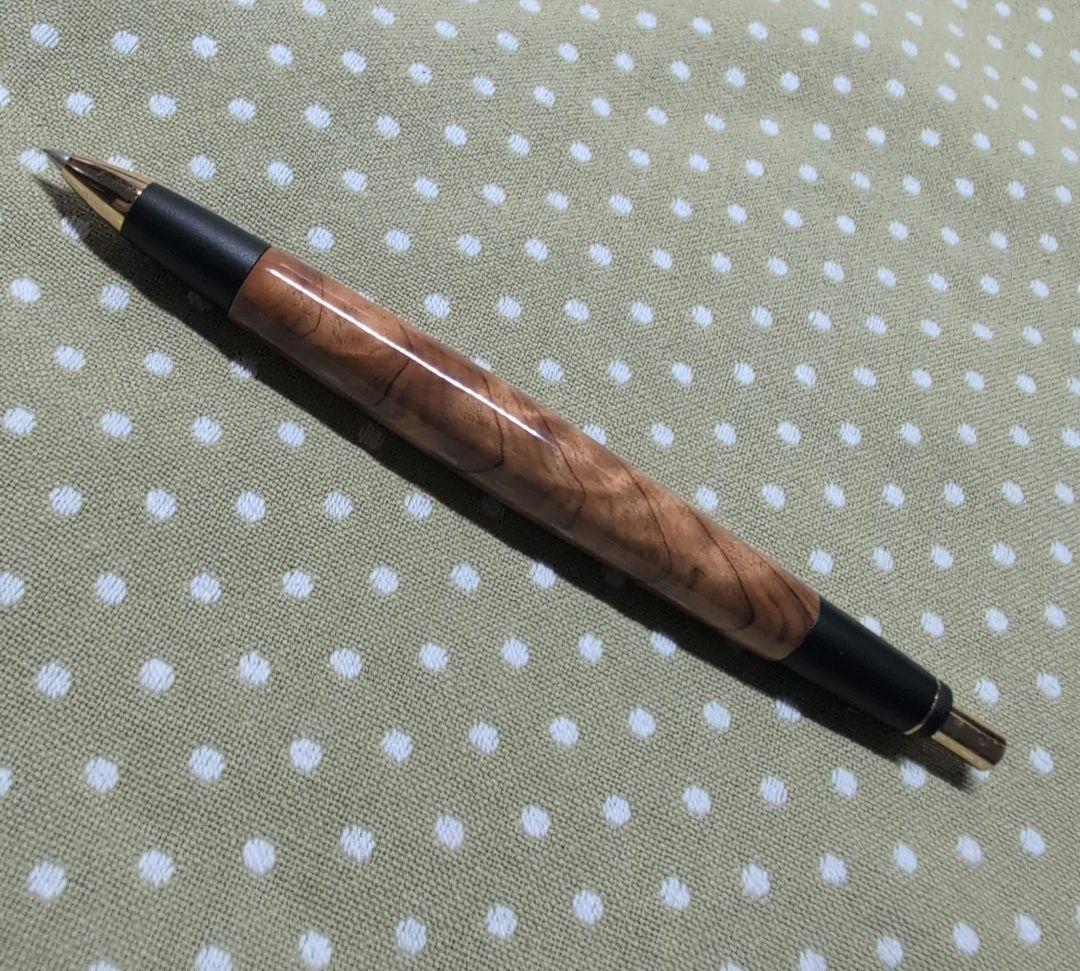 【屋久杉工房　京】木製シャーペン 金色模様入り箱付き
