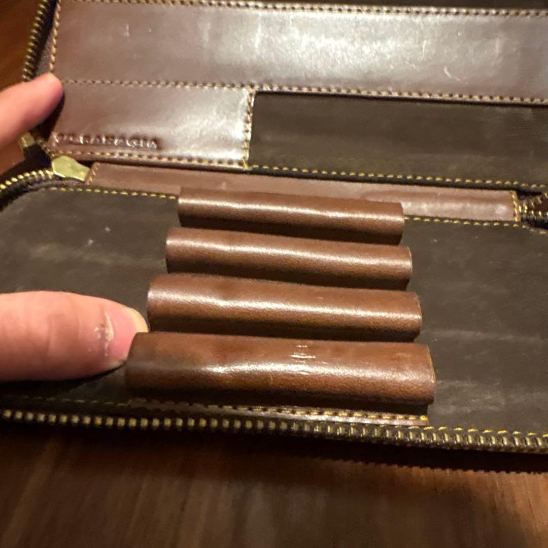 バハギア　ラウンドジップペンケース