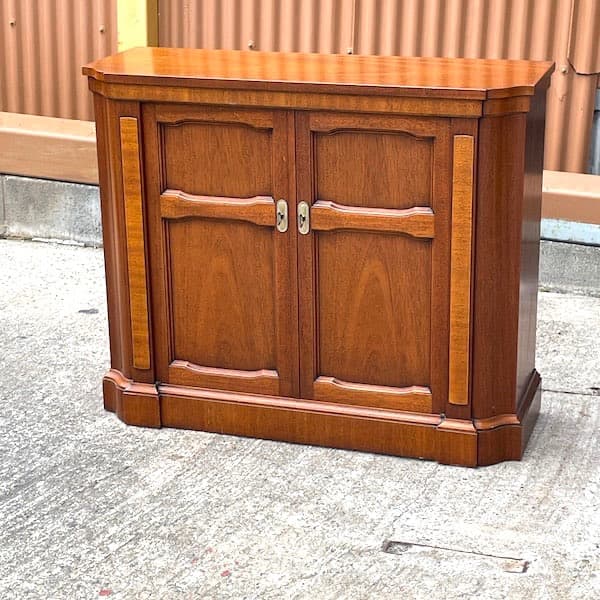 ドレクセルヘリテイジ　トライユン　ホールチェスト　サイドボード