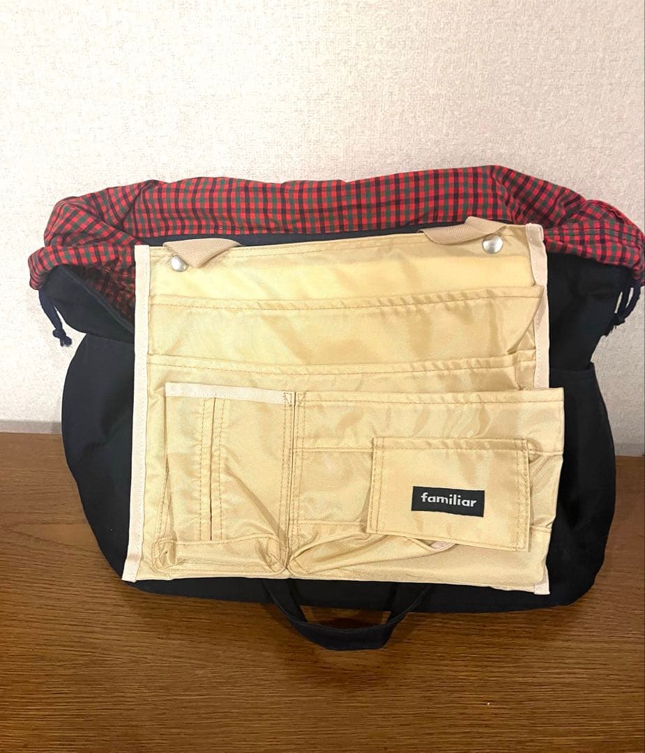 ファミリア(familiar) 黒 マザーズバッグ クマ刺繍付き