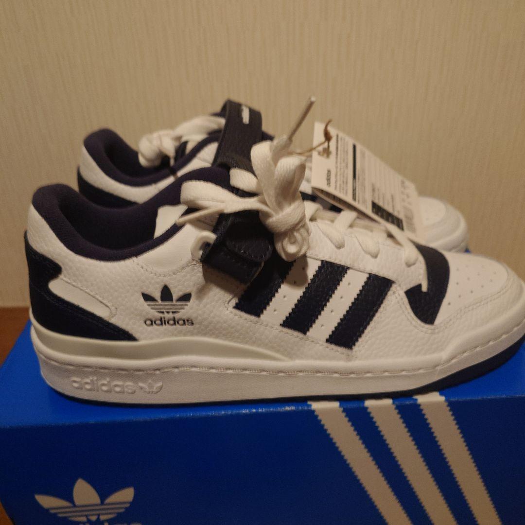 adidas FORUM LOW 新品未使用　最終価格