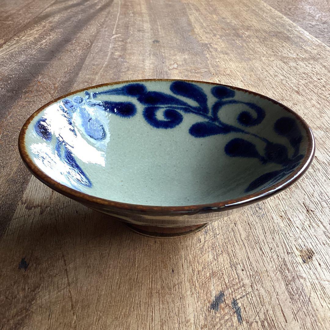 ☘️merci☘️です。新品美濃焼　琉球瑠璃唐草麺鉢　うどん丼10枚セット他