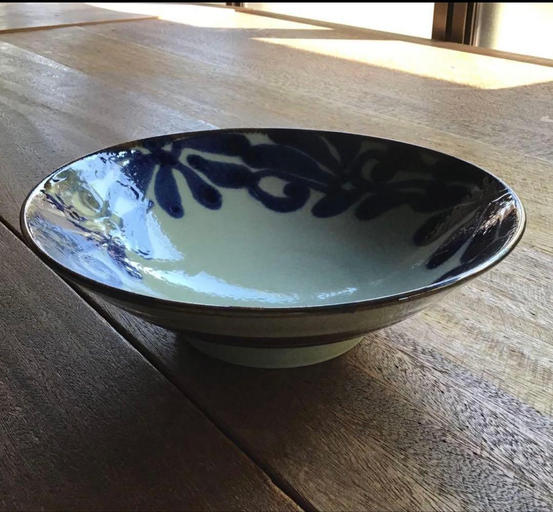 ☘️merci☘️です。新品美濃焼　琉球瑠璃唐草麺鉢　うどん丼10枚セット他