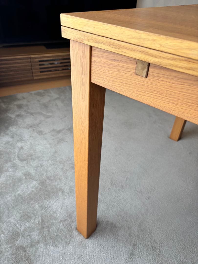 IKEA伸縮式ダイニングテーブル「BJURSTA」