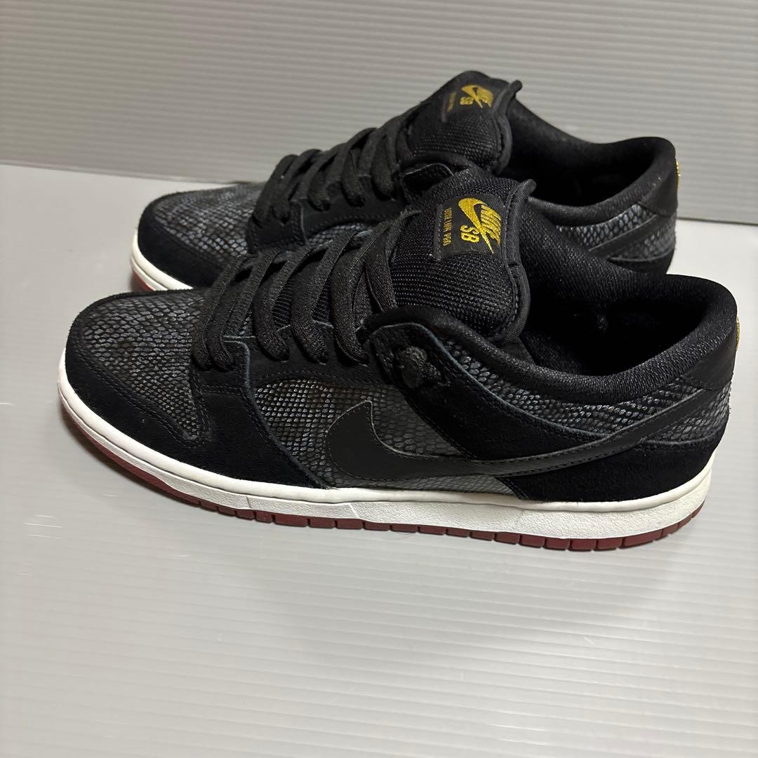 NIKEダンクロー。