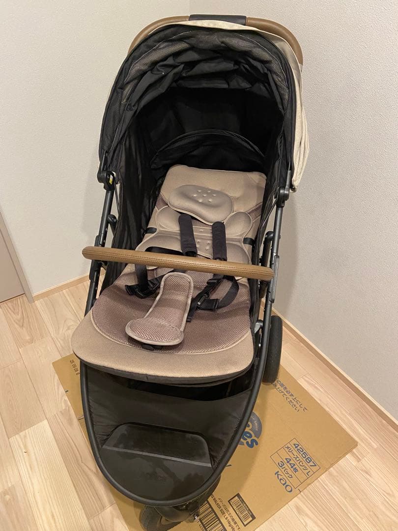 再値下げ【美品】Aprica スムーヴプレシャス　ベビーカー ベージュ