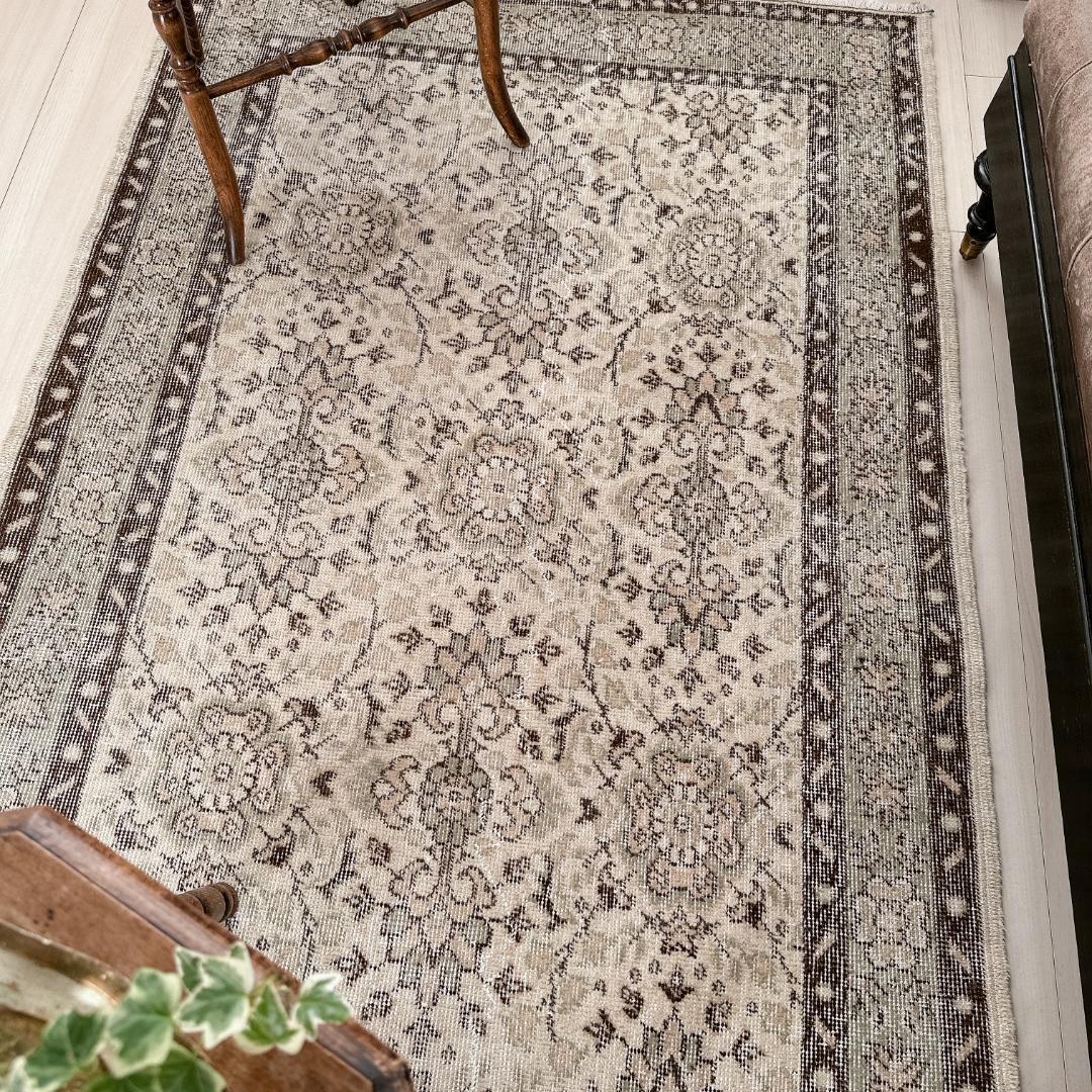 トルコ ヴィンテージラグ A108 定番 クリーム セージグリーン ブラウン