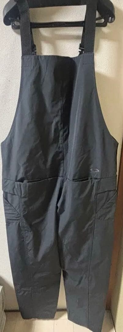 【新品・定価2.9万】オークリー スノボウェア つなぎ　ブラック XL相当