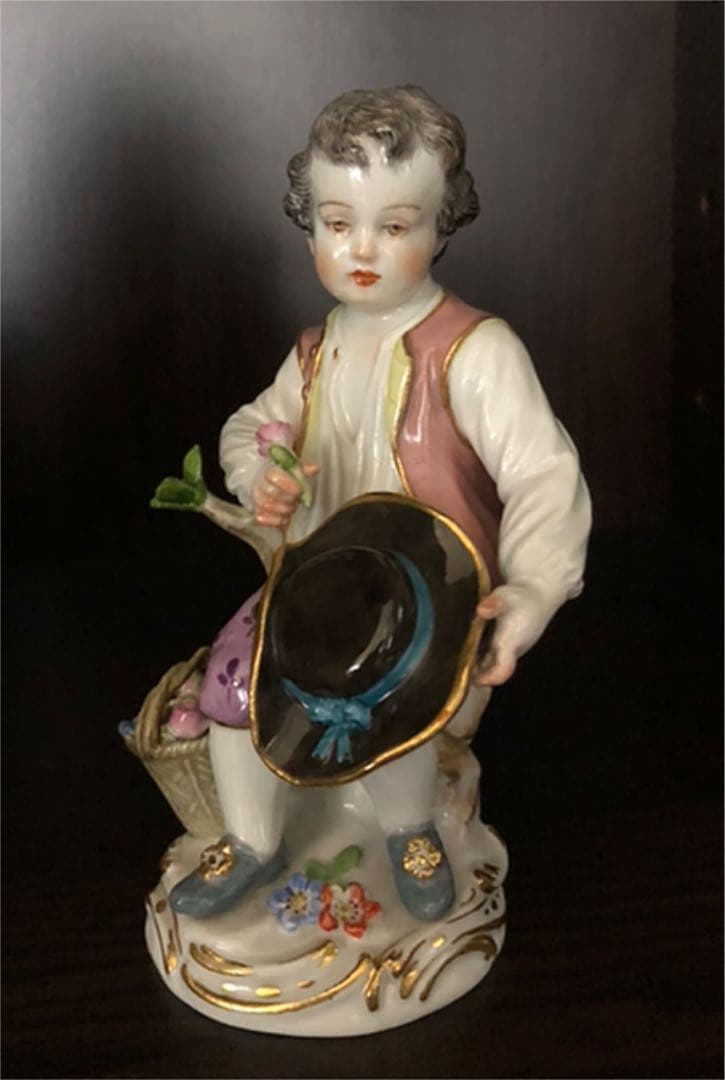 マイセン陶器人形置物　フィギュリン　花を摘む少年