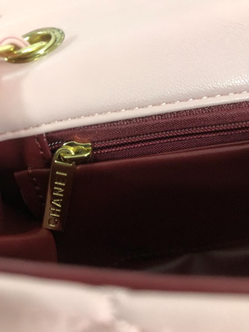 バッグ　ピンク　ハンドバッグ　レザー　ロゴ　チェーン　エレガント