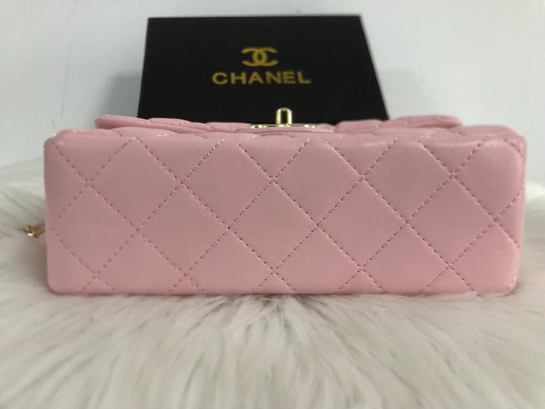 バッグ　ピンク　ハンドバッグ　レザー　ロゴ　チェーン　エレガント