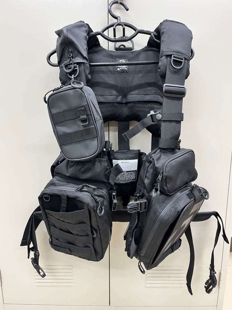 DAIWA フローティングジャケット ブラック