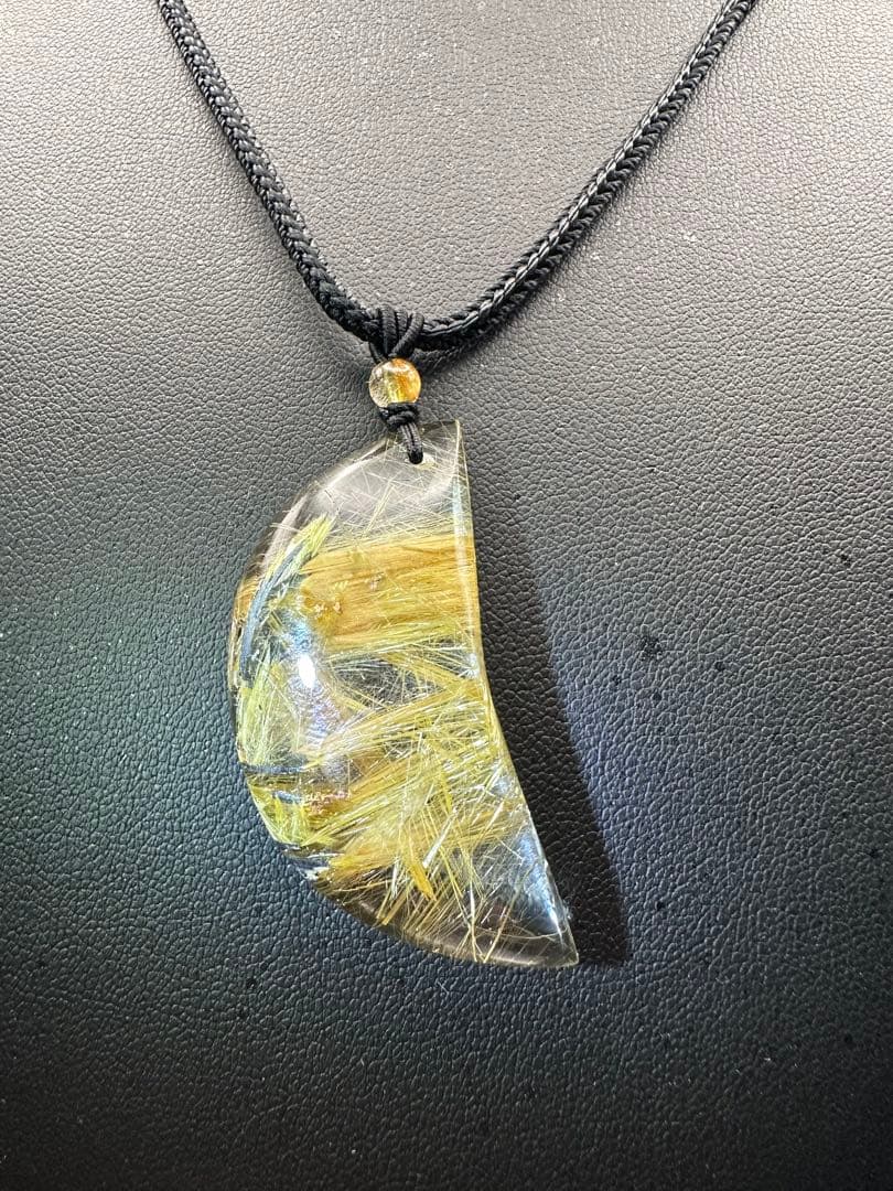 ルチルクォーツ 半月形ペンダント ネックレス