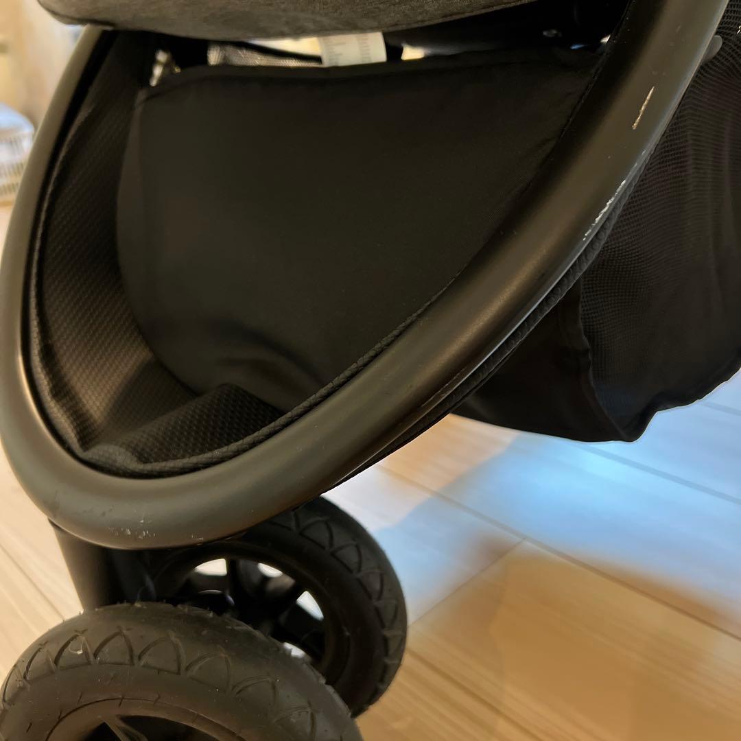 Joie ジョイー　ライトトラックスエアー