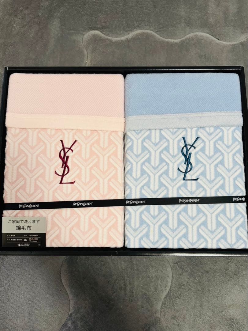 Yves Saint Laurent 綿毛布 140x200 セット 未使用