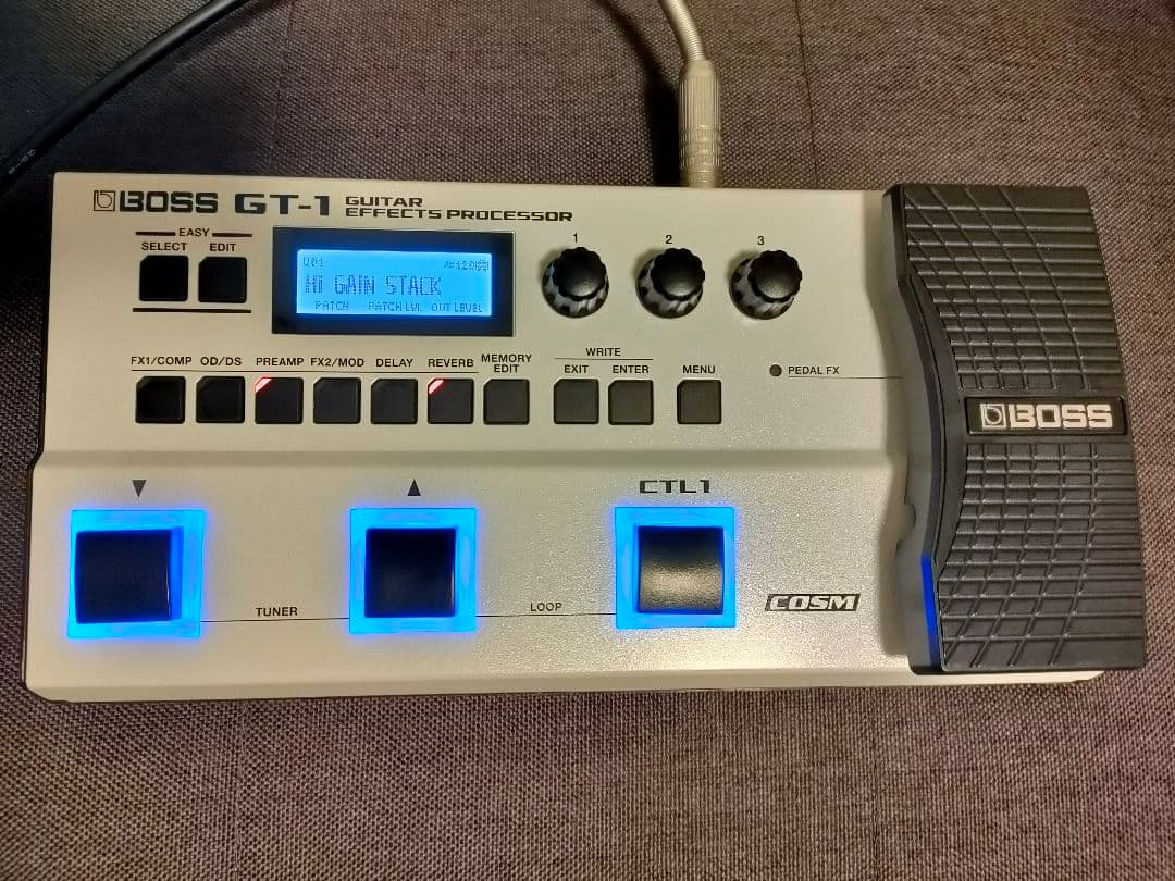 BOSS GT-1-WH 限定ホワイトカラー