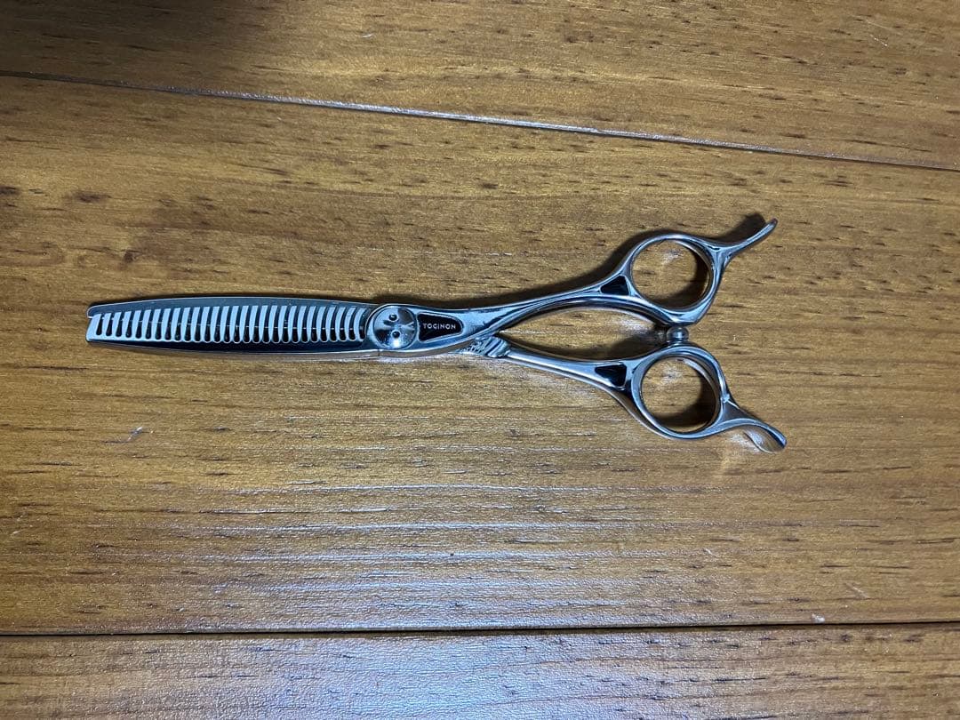 トギノン　セニングシザー