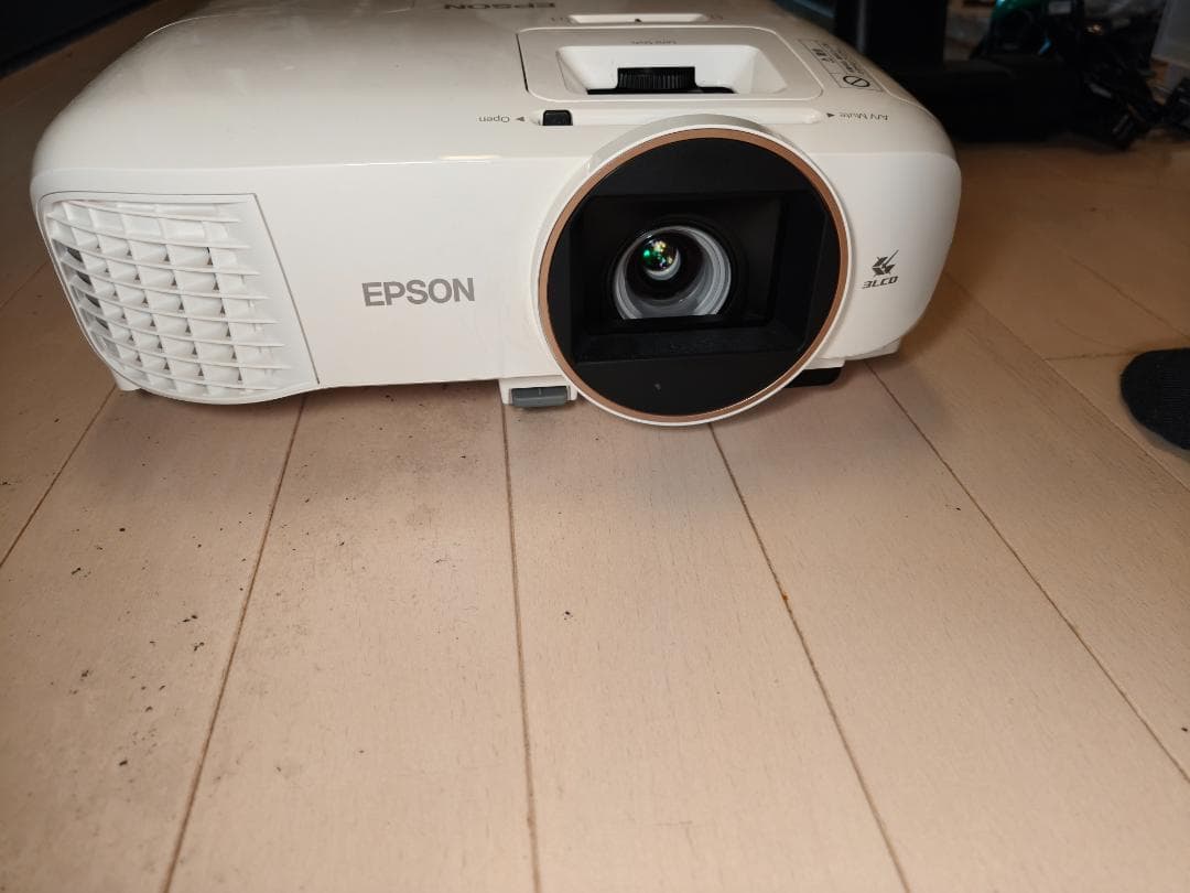 EPSON プロジェクタ EH-TW5650