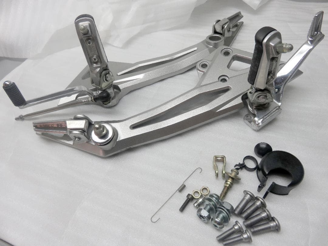 Z1000(04) 純正 メインステップ 左右セット [155]