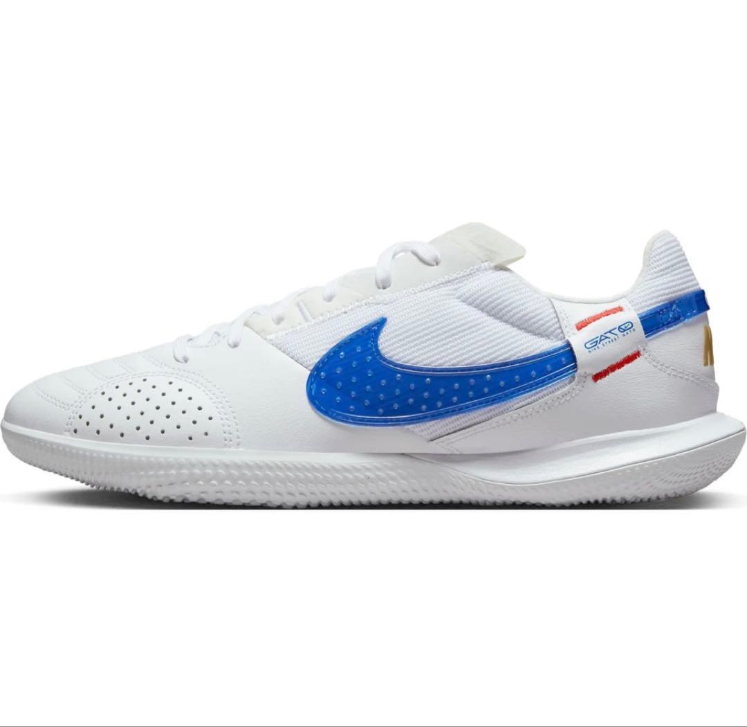 暮らしNike GATO フットサルシューズ ホワイト/ブルー26.5cm