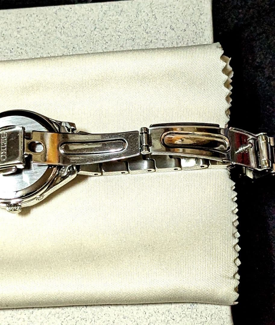 ゆみけい様　稼動品 セイコー ソーラー式 腕時計 1B22-0CW0 レディース