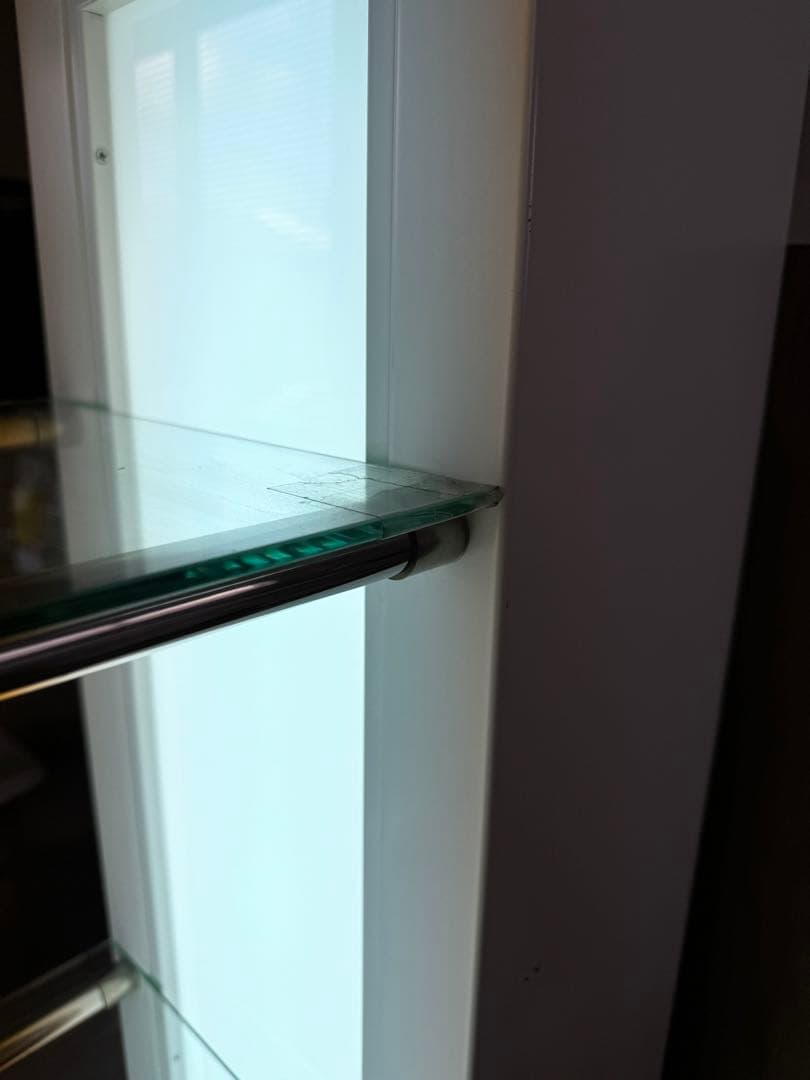 ホワイトシェルフ（ライト付）棚エステサロン