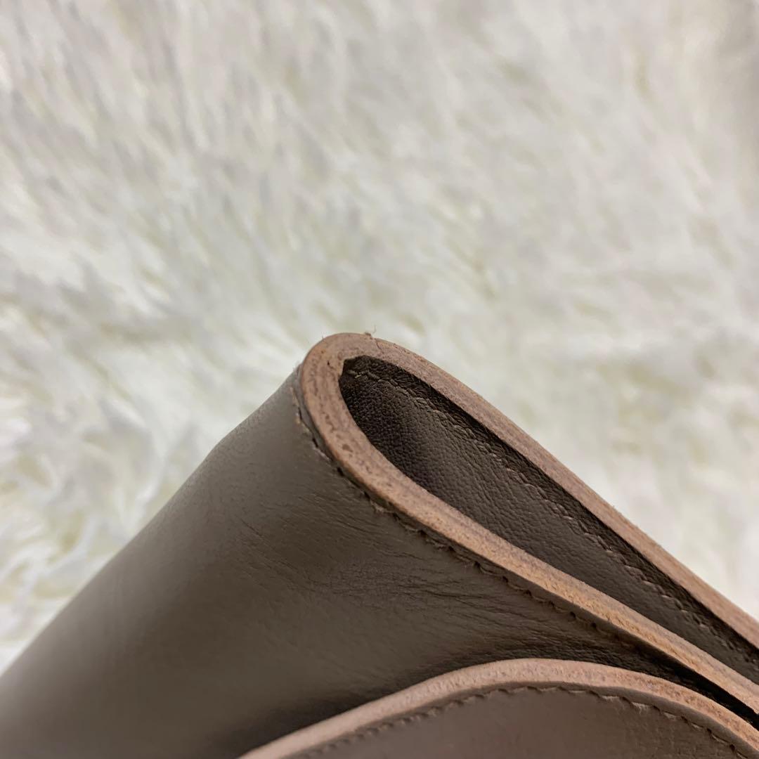 【極美品】イルビゾンテ　長財布　金ボタン　ロゴ型押し　レザー　シボ　グレージュ