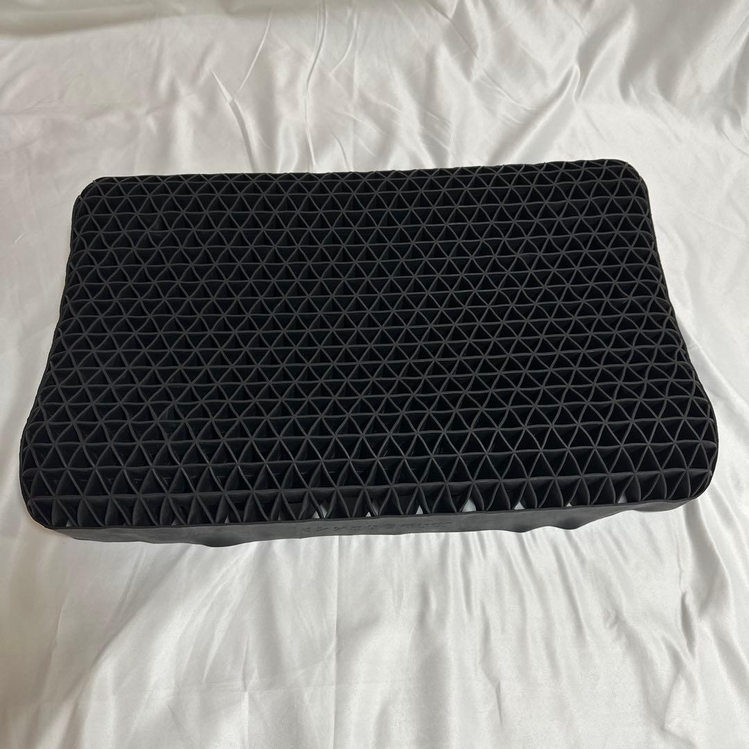 【美品】ヒツジのいらない枕　至極　2種カバー付き