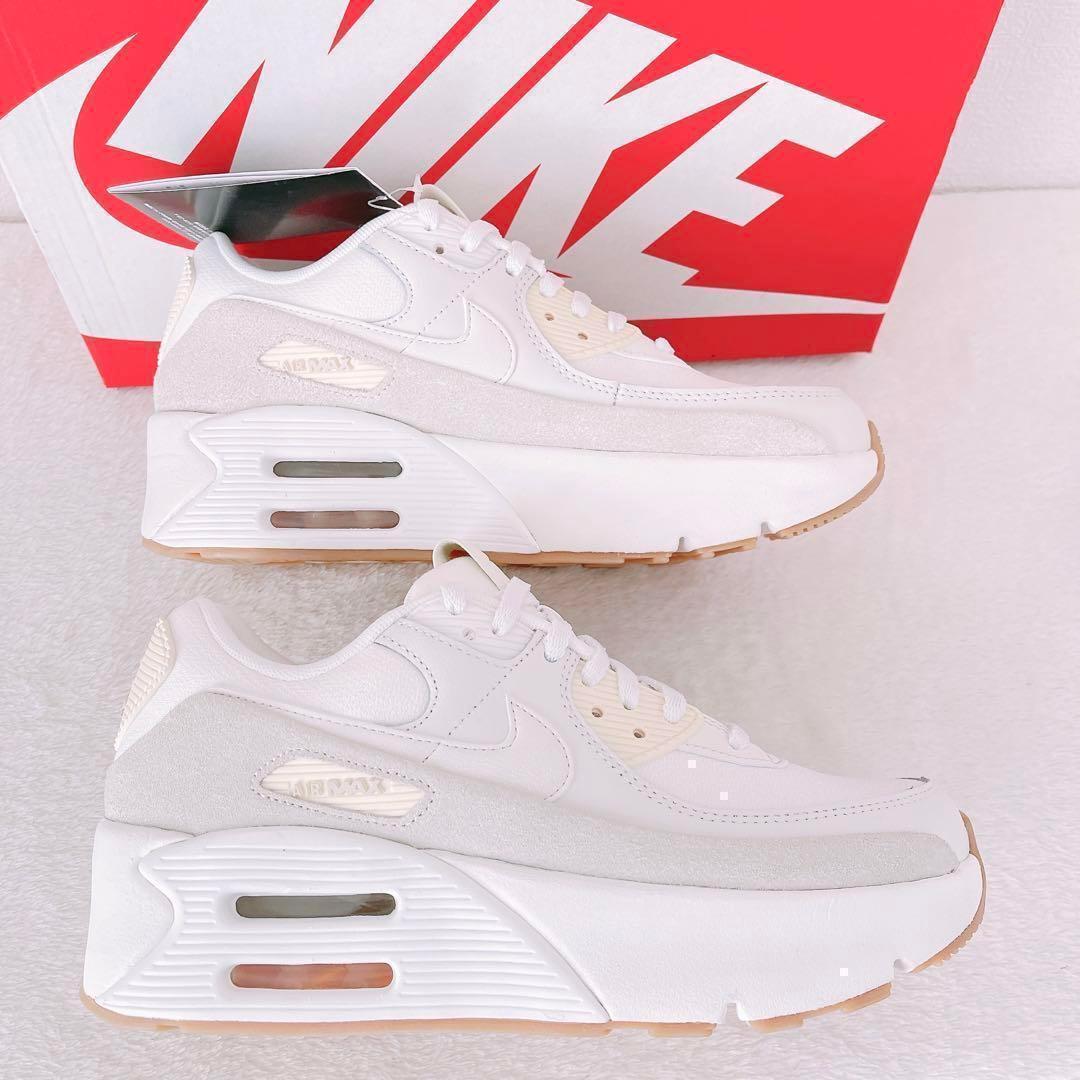 新品未使用❣️ ナイキ エア マックス 90 LV8 ホワイト スニーカー★