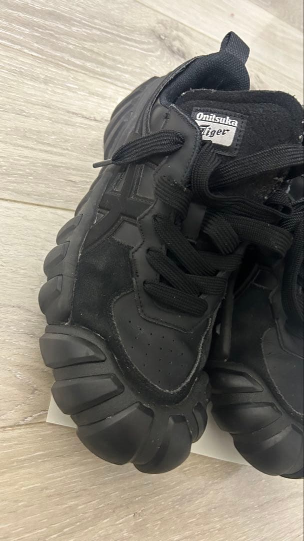 Onitsuka Tiger DENTIGRE LS 厚底スニーカー