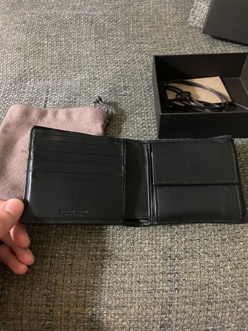ボッテガヴェネタ二つ折り財布　美品 国内正規品 イントレチャート