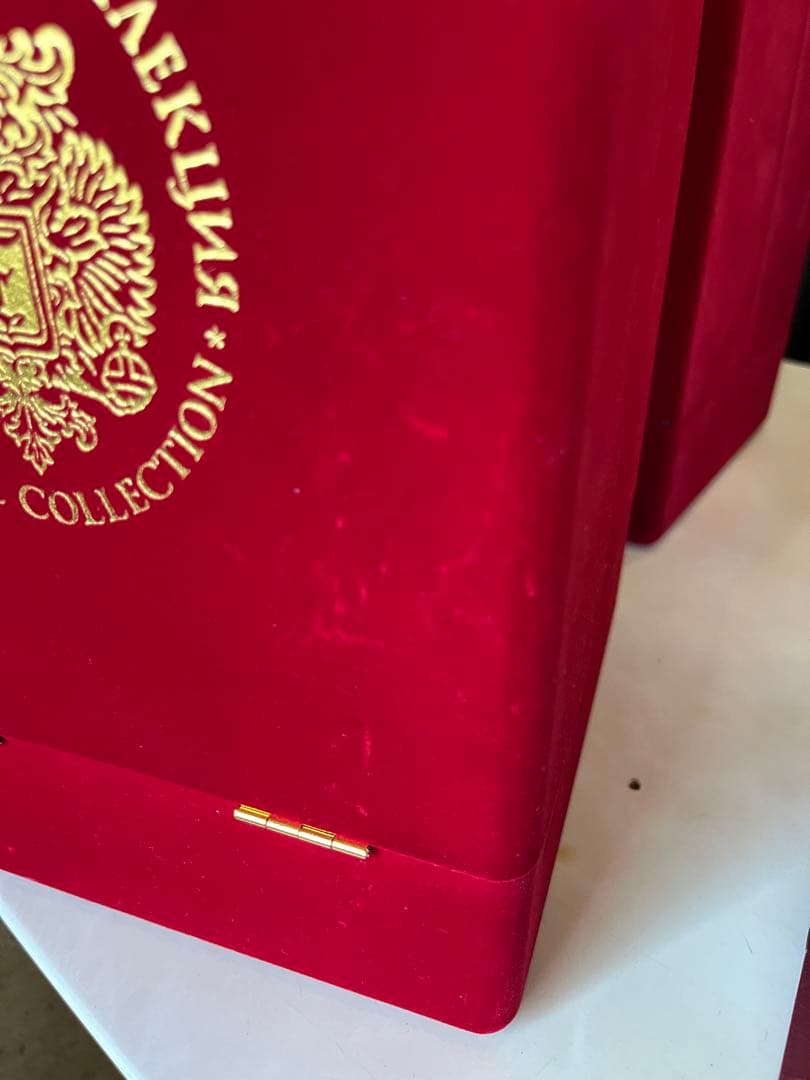 ラドガ　インペリアルコレクション　ウォッカ　サファイア／ルビー