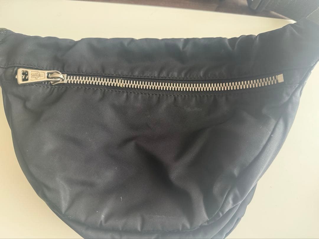 更にお値下げしました！激安！MONCLER ブラック ウエストポーチ