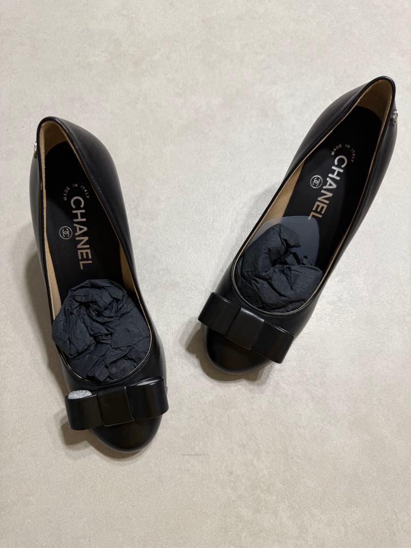 CHANEL リボン&ロゴ ヒール 38ハーフ ブラック