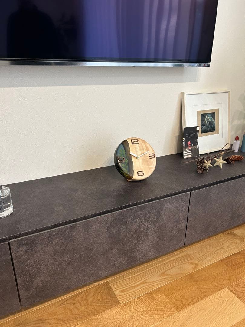 栃の木×レジンのボタニカル置き時計