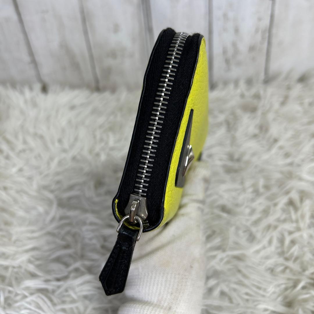 FENDI モンスター バグズ　ラウンドファスナー 長財布 財布　レザー　黄色