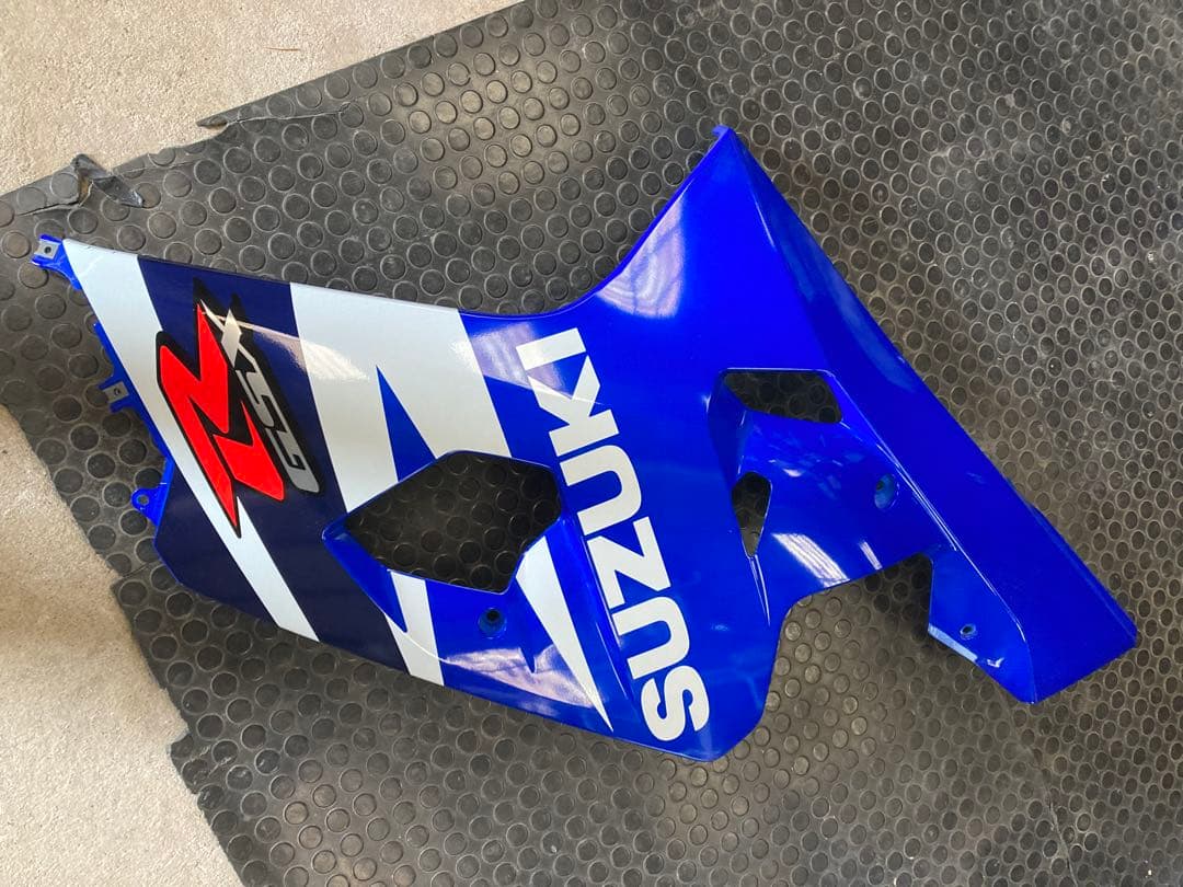 SUZUKI GSX-R 600カウル