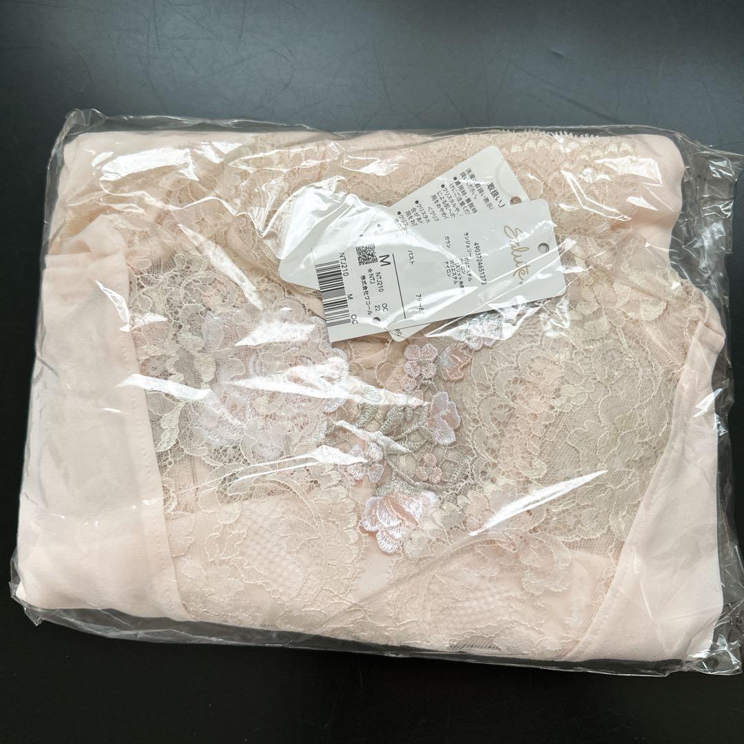 サルート/10 新品タグ付 ガウン＆スリップ 2点セット OC M 匿名配送